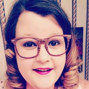 Meet your Posher, Becca